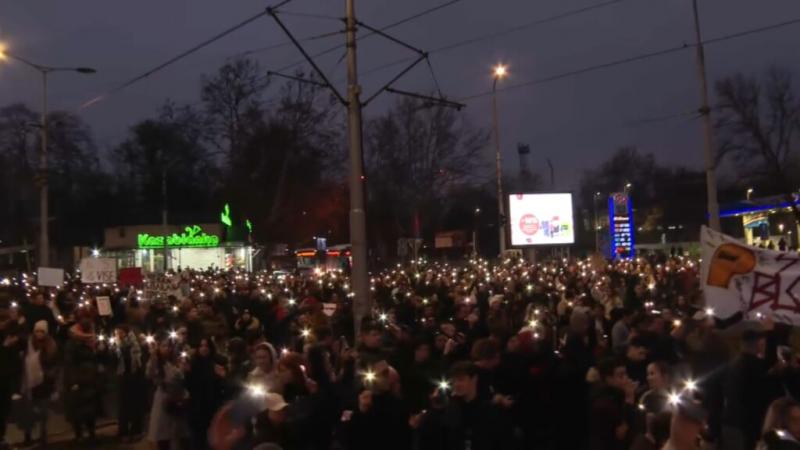 Itt találhatók a számadatok: ennyien vettek részt a tüntetésen, és ennyien látogattak el a haladók által szervezett eseményre.