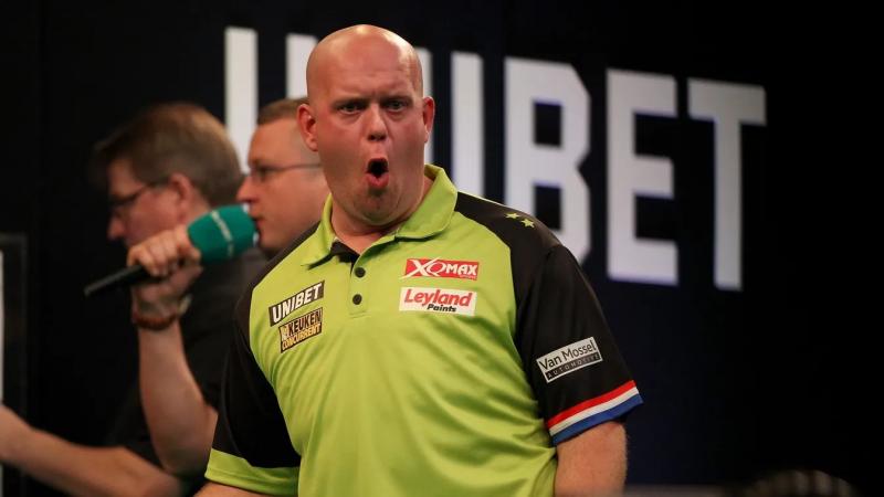 Videón látható, ahogy Michael van Gerwen egy kebabozóban összecsapott.