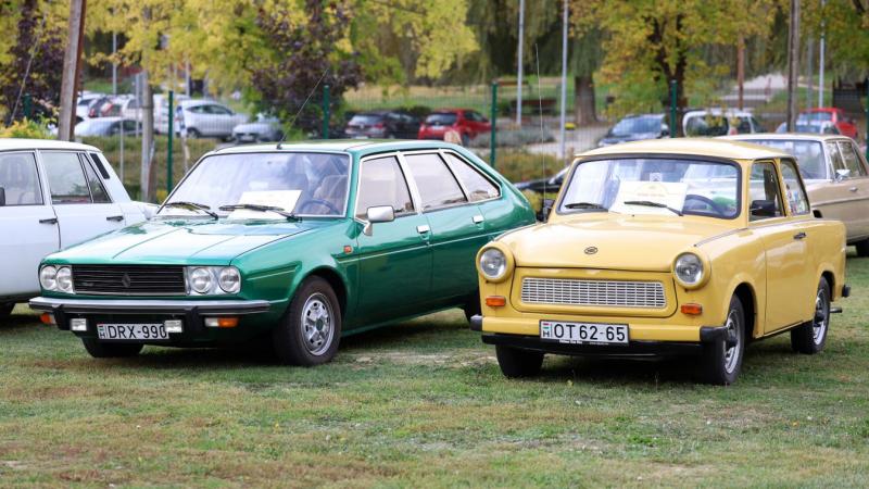 A nyolcvanéves szépségek elbűvölték a férfiakat, akik nem tudtak ellenállni a varázsuknak.