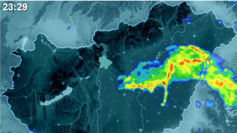 Elemi erővel zúdult le a vihar éjszaka Hajdú-Biharra, de a sötét felhők mögött még titokzatos erők lappanganak, ahonnan mindez származik! - radarképes nyomozás!
