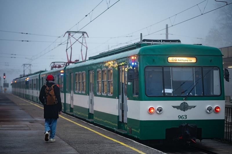 A MÁV örömmel tájékoztatja az utazóközönséget, hogy 2025-ben is biztosított lesz a megfelelő számú HÉV-kocsi!