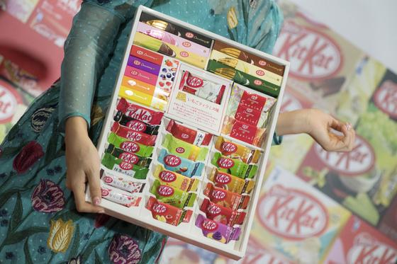 Miért válnak a japánok annyira megszállottá a Kit Kat csokoládé iránt az iskolai vizsgák időszakában? Az okok mögött sokkal több rejlik, mint csupán egy finom édesség. Japánban a 