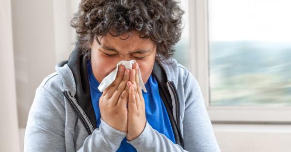 Influenza: Ezek a házi praktikák segíthetnek a tünetek enyhítésében

Az influenza sokunkat megviselhet, de szerencsére léteznek olyan természetes módszerek, amelyek hozzájárulhatnak a kellemetlen tünetek csillapításához. Íme néhány házi gyógymód, amelyek 