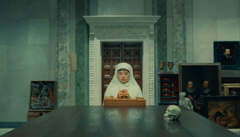 Eredeti Renoir- és Magritte-alkotások elevenednek meg Wes Anderson legújabb filmjében – egy igazi művészeti kaland!