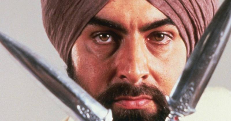 Ő a Sandokan vonzó hódítójának 30 évvel fiatalabb felesége: Kabir Bedi mély tisztelettel és szeretettel viseltetik Parveent iránt.