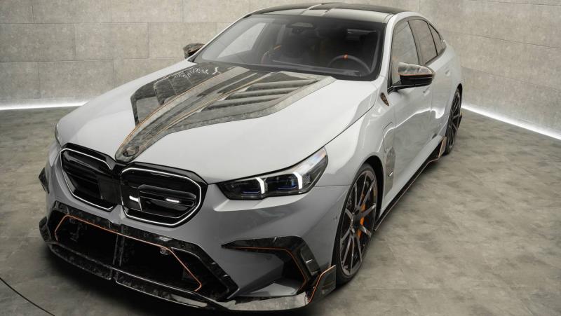 Az új BMW M5 sem ússza meg a Mansory varázsát.