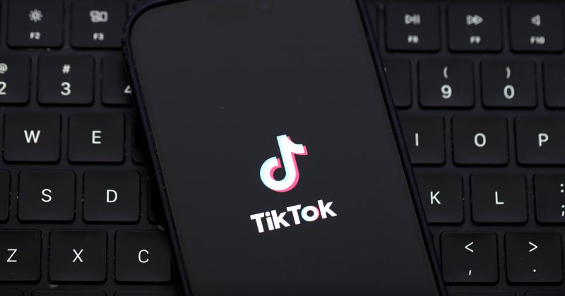 A 34 éves nő májműködése kritikus állapotba került, miután a TikTokon megosztott tünetei felkeltették a figyelmet.