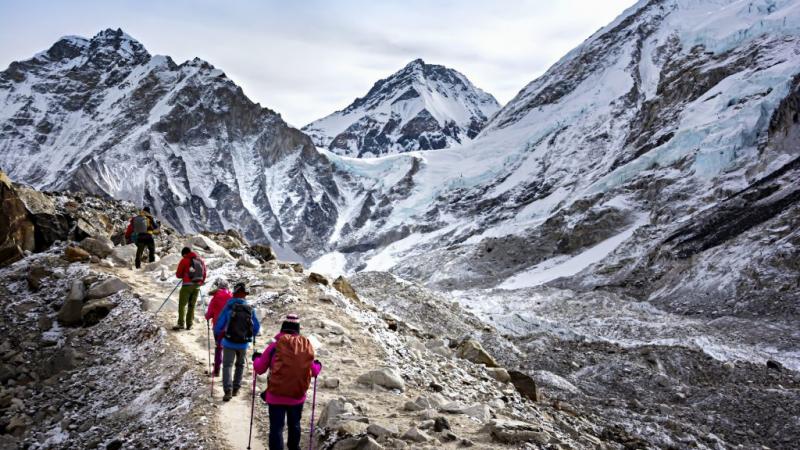 Számos ember ragadt a Mount Everesten | 24.hu