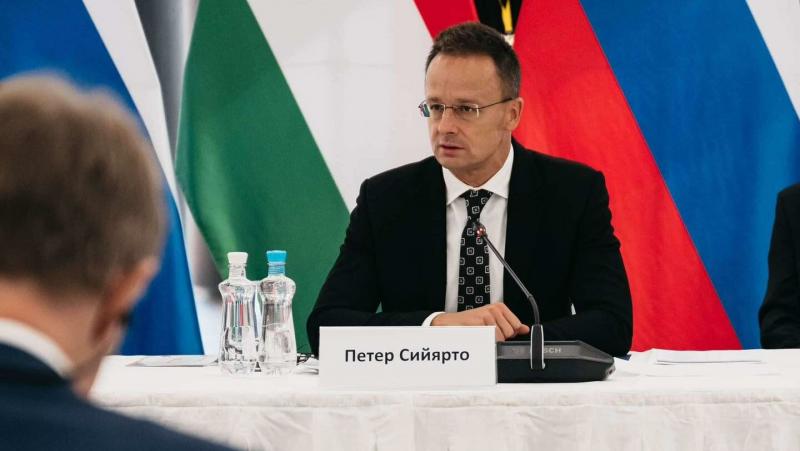 Sokadjára halljuk, hogy hamarosan megkezdődik az első betonöntés Pakson.