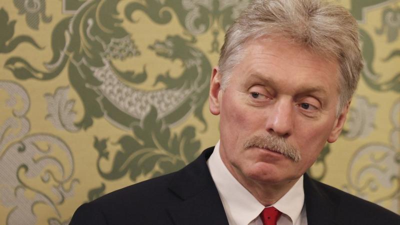 Putyin közeli munkatársa részletesen kifejtette, miért választották Budapestet a közelgő békecsúcs helyszínéül.